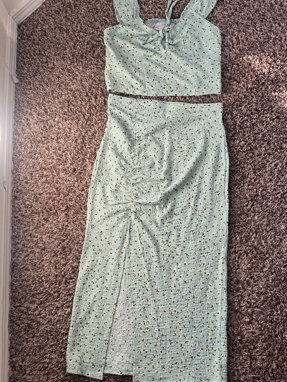 No Boundaries 2 piece skirt set - SIZE MED